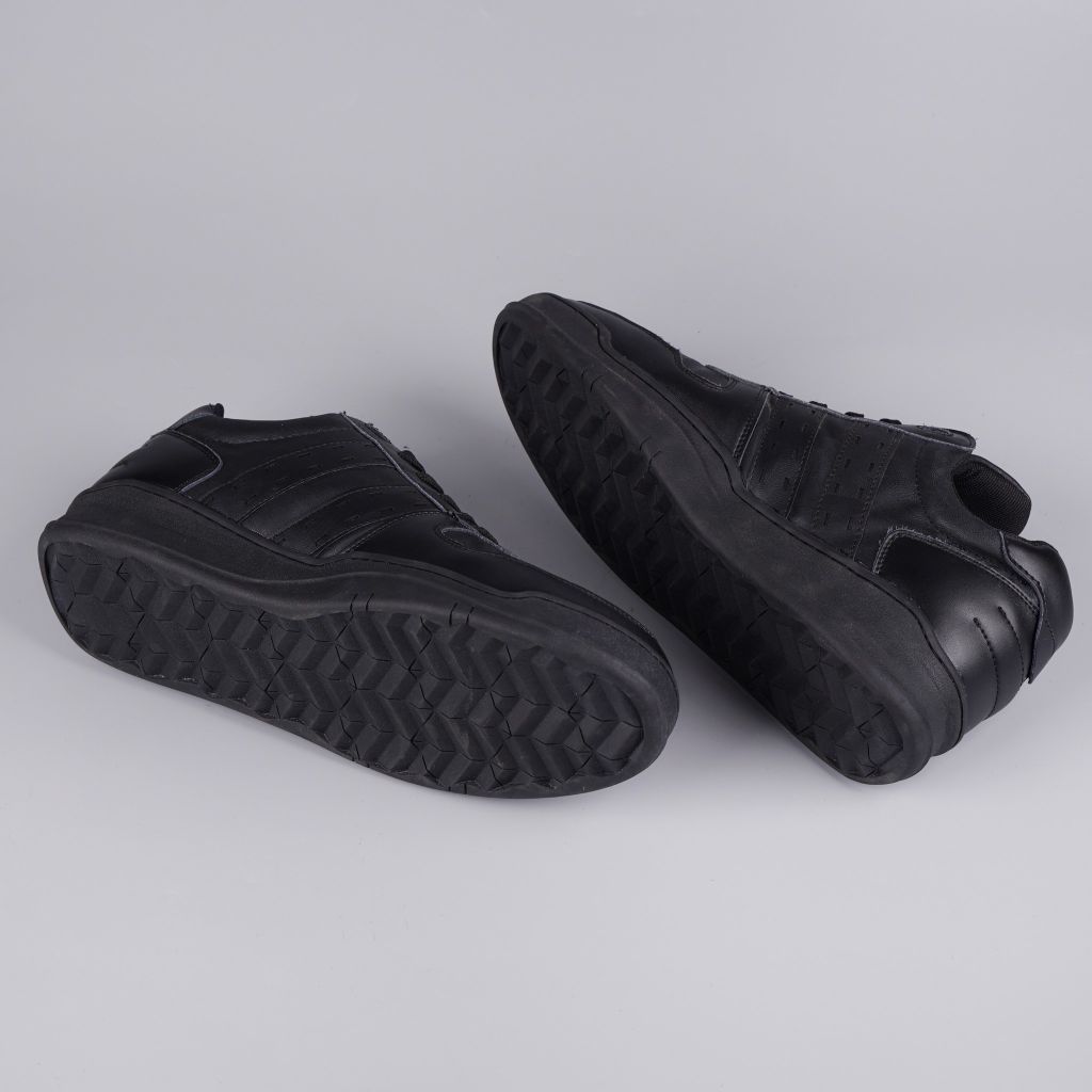le quoc sportif shoes