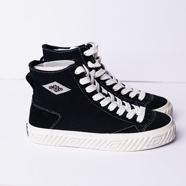 Giày cao cổ đen Umbro xuất dư xịn 13112022