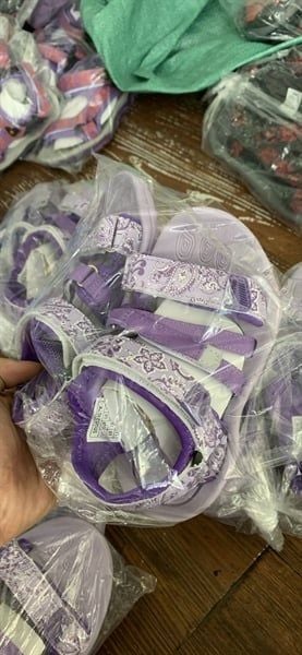 Sandal trẻ em quai dán thời trang- Tím viền hoa