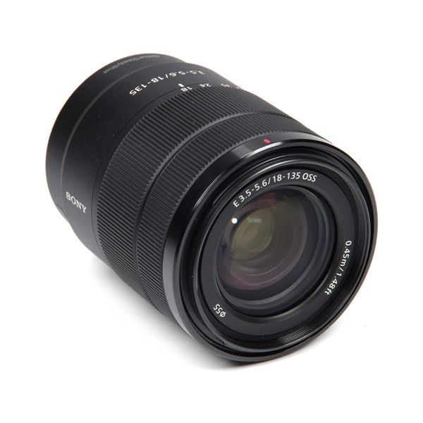 Ống kính Sony E 18-135mm f/3.5-5.6 OSS (Chính hãng)