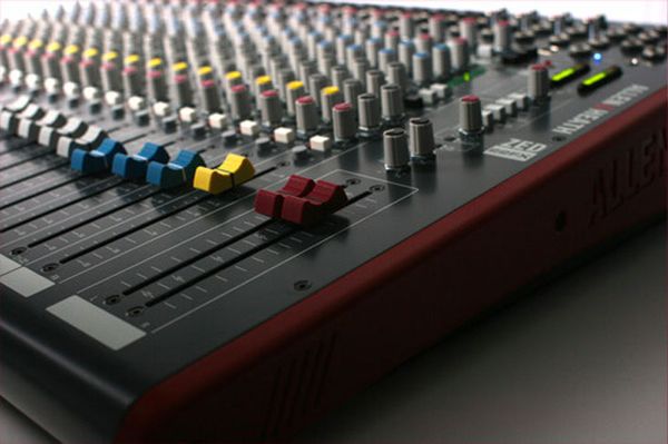 Mixer Allen & Heath Zed 22Fx, Mixer chuyên dụng cao cấp