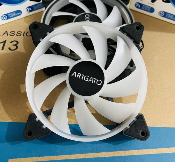 Quạt Tản Nhiệt Fan Case chế cho Máy ảnh Livestream Arigato Kèm Nguồn Điện 12V