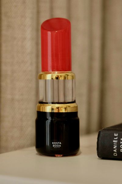  Cây son pha lê màu đỏ 