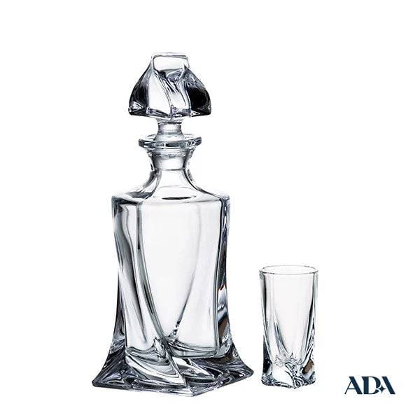  Bộ chai chén Whisky Quadro xoắn cao 
