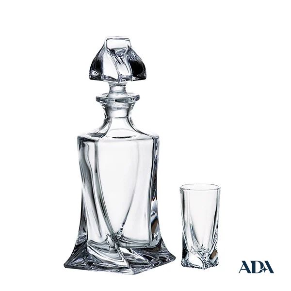  Bộ chai chén Whisky Quadro xoắn cao 