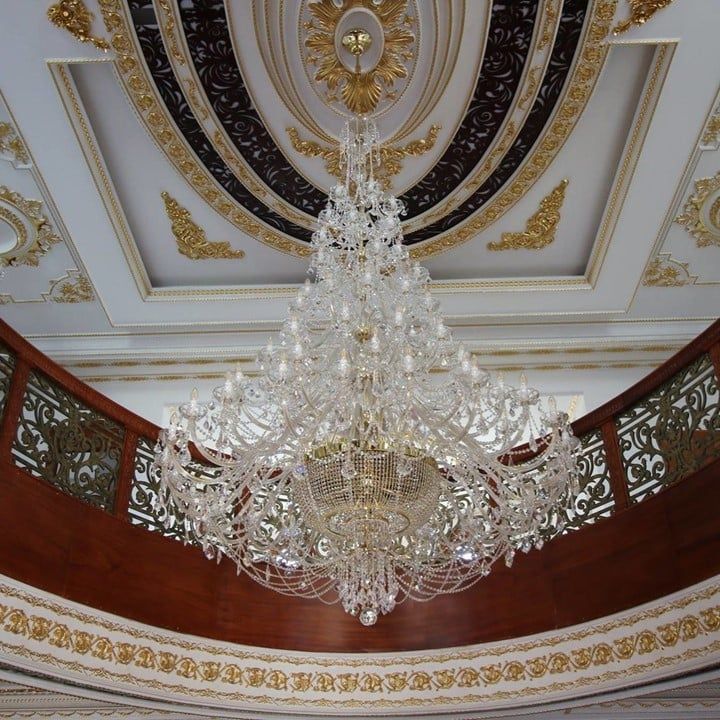  Đèn chùm pha lê Ricamente Decorado 