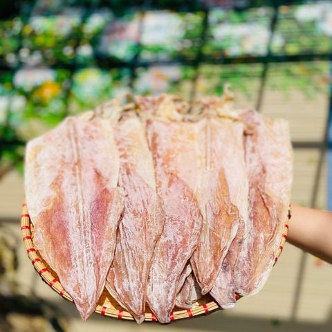  Mực khô câu Mi Nơ VIP - 500g/túi (4-5 con) 