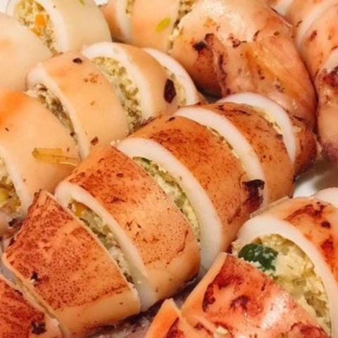  Mực ống nhồi thịt 7 - 8 con/khay 