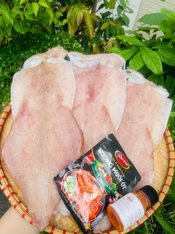  Mực ống 1 nắng - 1kg (2 - 3 con) 