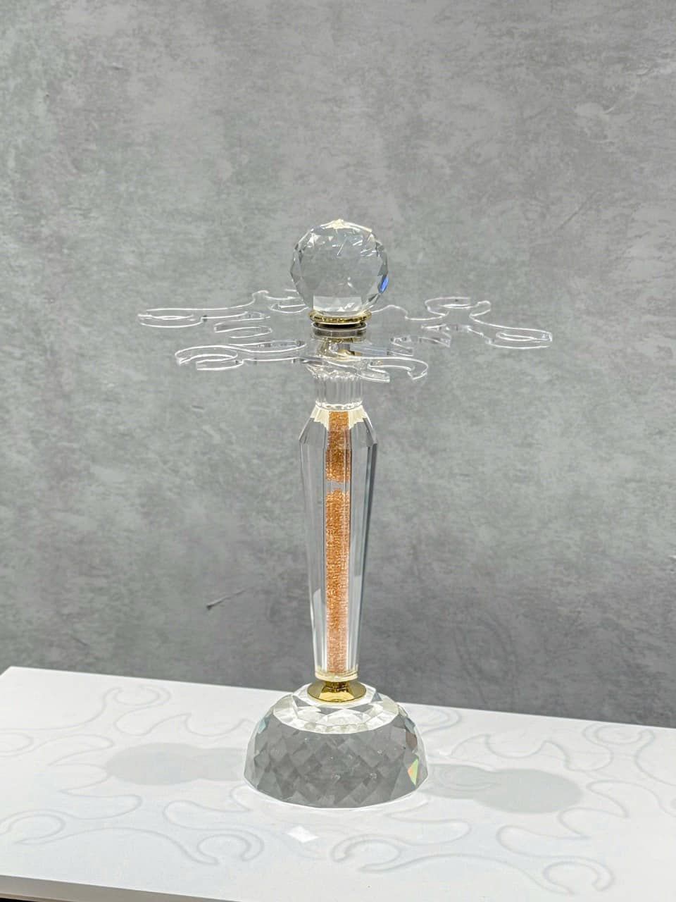 gia treo ly pha le sang trong elegant desktop crystal