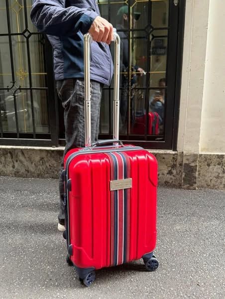 vali hang hieu cua nha tommy hilfiger size cabin