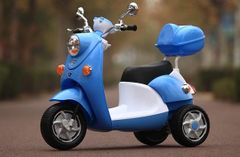 xe may dien tre em vespa qk303