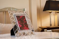 khung anh pha le rogaska crisscross