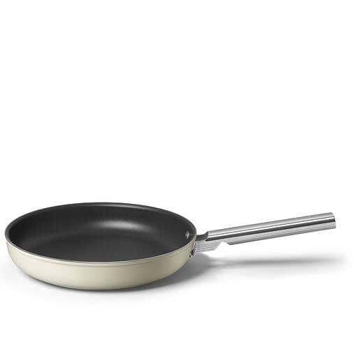 chao ran smeg ckff3001crm 30cm mau kem