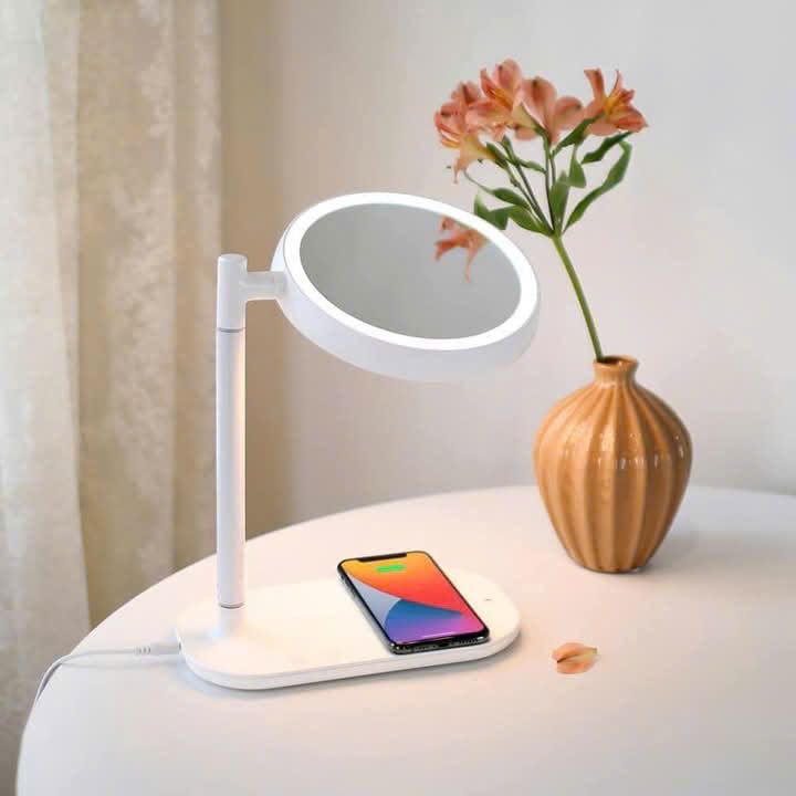 guong trang diem den led va sac khong day mooas