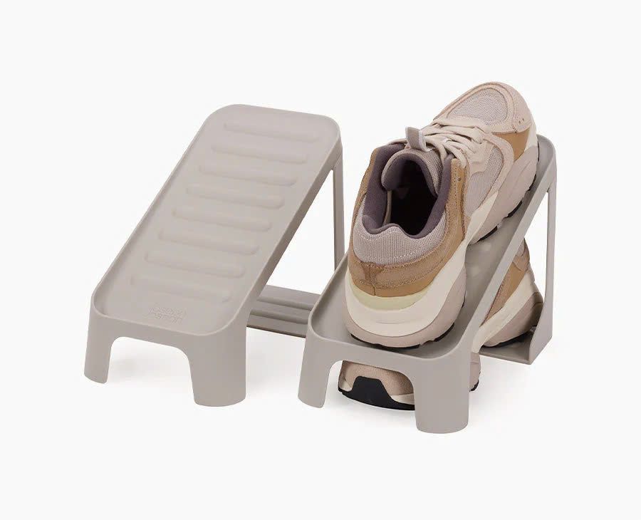 ke dung giay dep joseph joseph 55015 shoe in single shoe caddy 2 chiec