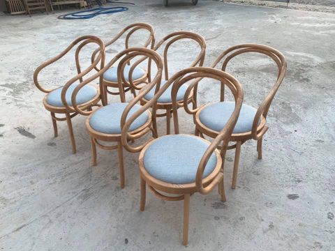 Ghế Thonet có tay