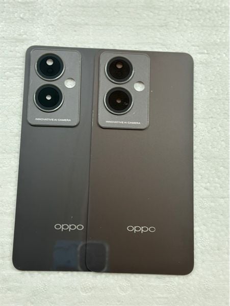 Lưng Oppo A79 5G Đen + ụ cam (ko tròng kính)