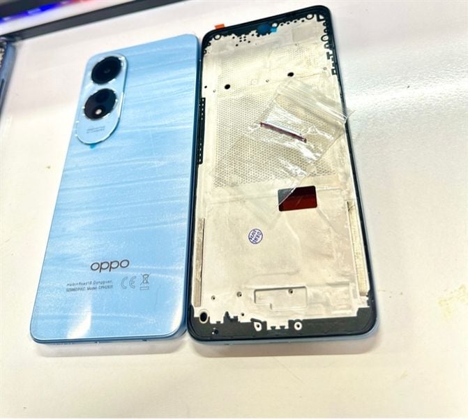Vỏ Bộ Oppo A60 Trắng Xanh ( k khay sim)