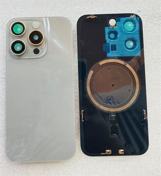 Lưng Iphone 15 Pro Xám Titan- Zin Máy Liền Khối Camera ( cụm cam đúc + sạc ko dây)