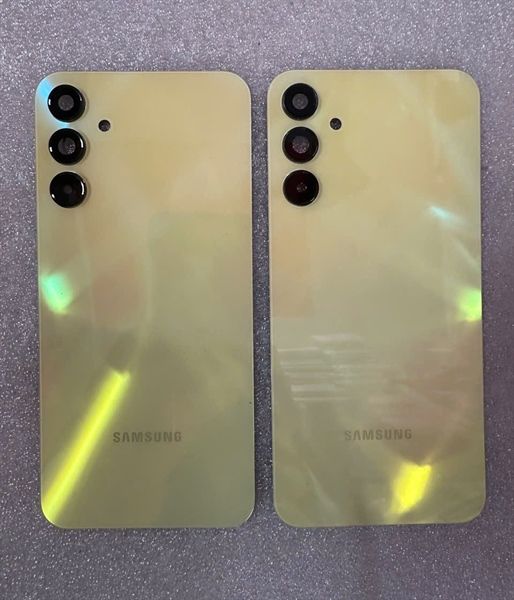 Lưng Samsung A15 Vàng ( có kính cam )