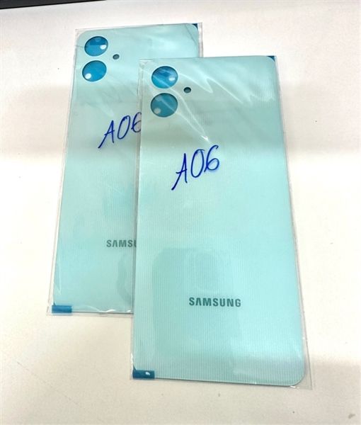 Lưng Samsung A06 Xanh Zin