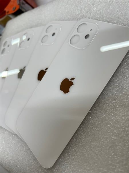 Lưng Iphone 12 Zin - Trắng