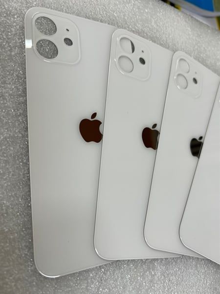 Lưng Iphone 12 Zin - Trắng