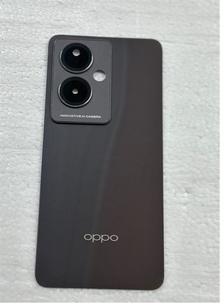 Lưng Oppo A79 5G Đen + ụ cam (ko tròng kính)