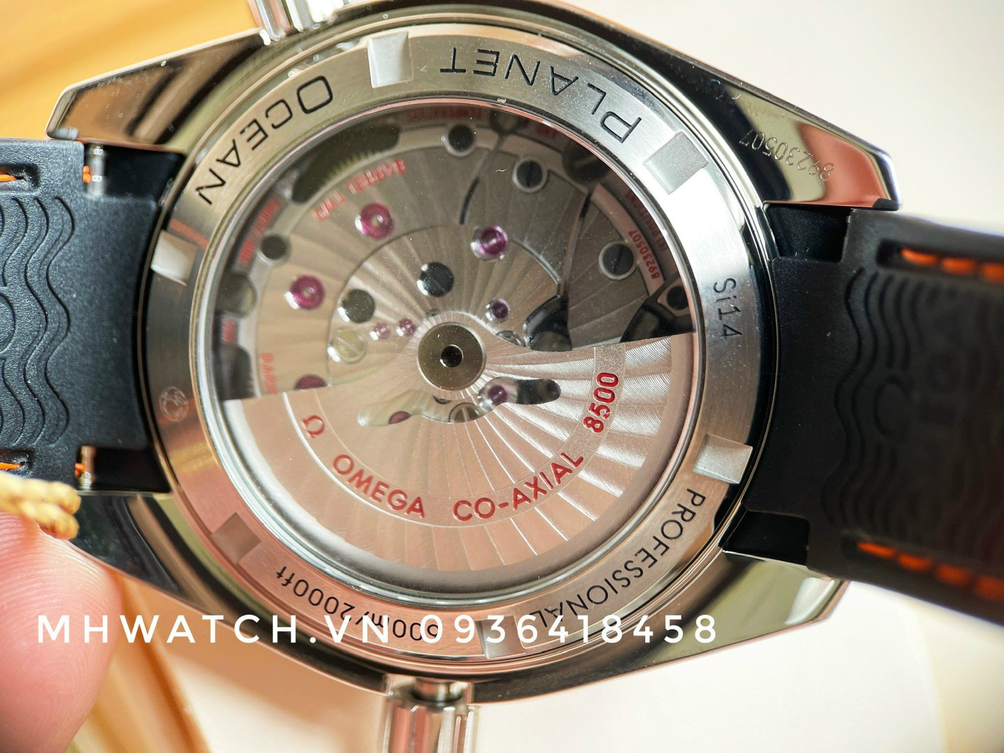 Omega 23232422101003 top