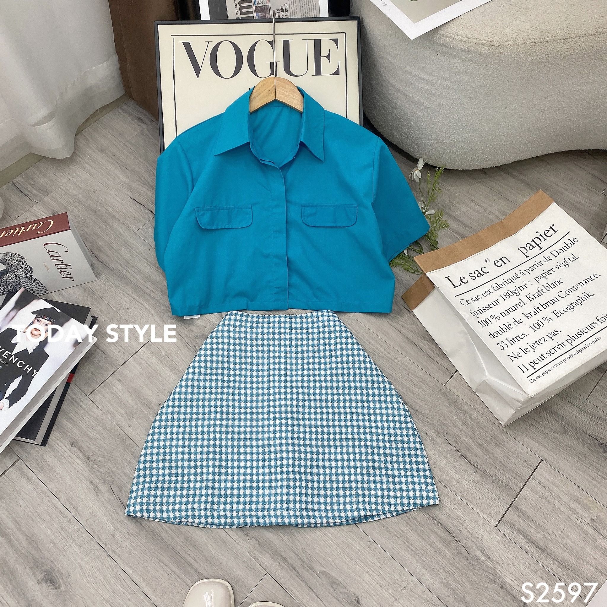 Set áo croptop và chân váy chữ A họa tiết HL1736  Thời trang công sở KK  Fashion