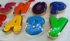 CHỮ MICA HÚT NỔI
