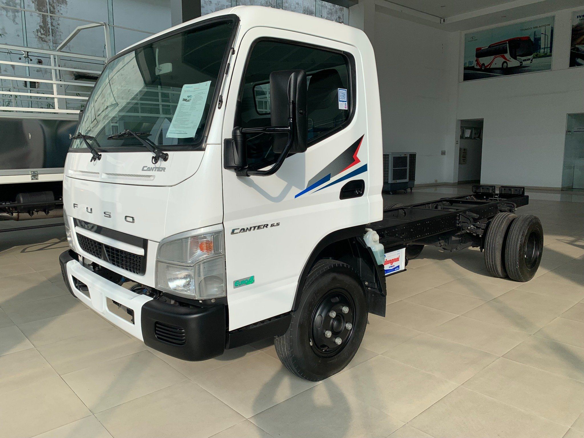 XE TẢI 3.5 TẤN MITSUBISHI FUSO CANTER 6.5 - CHASSIS - 2018