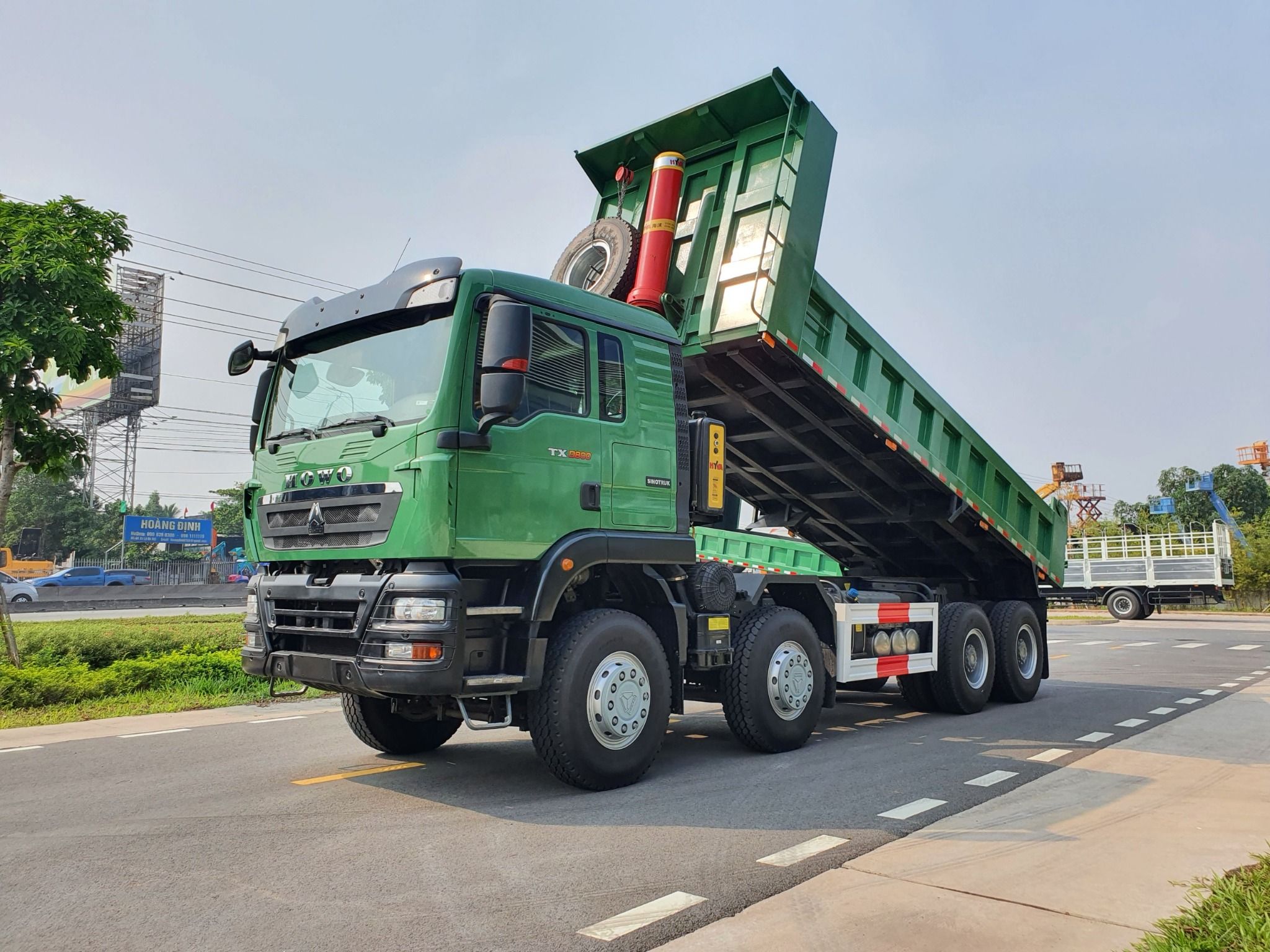 Giá Xe tải ben HOWO 5 tấn 2 cầu cam kết rẻ nhất tại Hà Nội