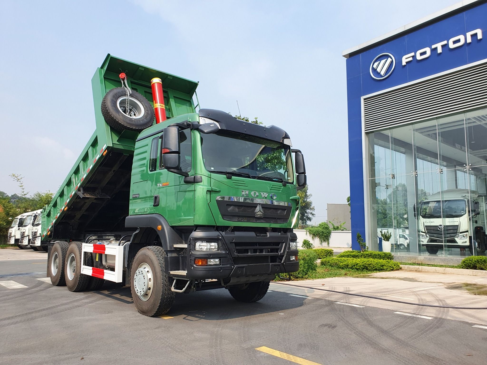 Xe Tải Ben 3 chân HOWO SINO TRUCK 132 tấn  6 x 4  TMT SI 290 D  BÁN XE  TẢI CỬU LONG TMT