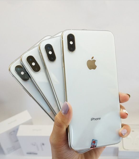 iPhone XS Max 64GB Quốc tế cũ 99% - Trắng bạc - Táo Xanh với thiết kế độc đáo cùng màu trắng bạc thanh lịch sẽ khiến bạn không thể rời mắt khỏi nó. Đây là một trong những lựa chọn hoàn hảo cho những ai yêu thích sự đơn giản và sang trọng.