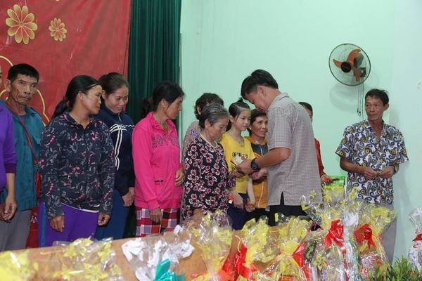 Xuân lan tỏa - Tết chung tay