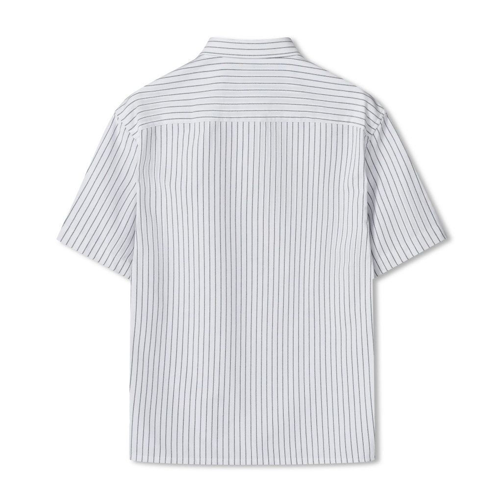 ao-so-mi-oxford-nam-tay-ngan-soc-den-name-tag-form-boxy