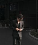 Áo Blazer Nam Thêu Chữ Ký Túi Trong Form Regular