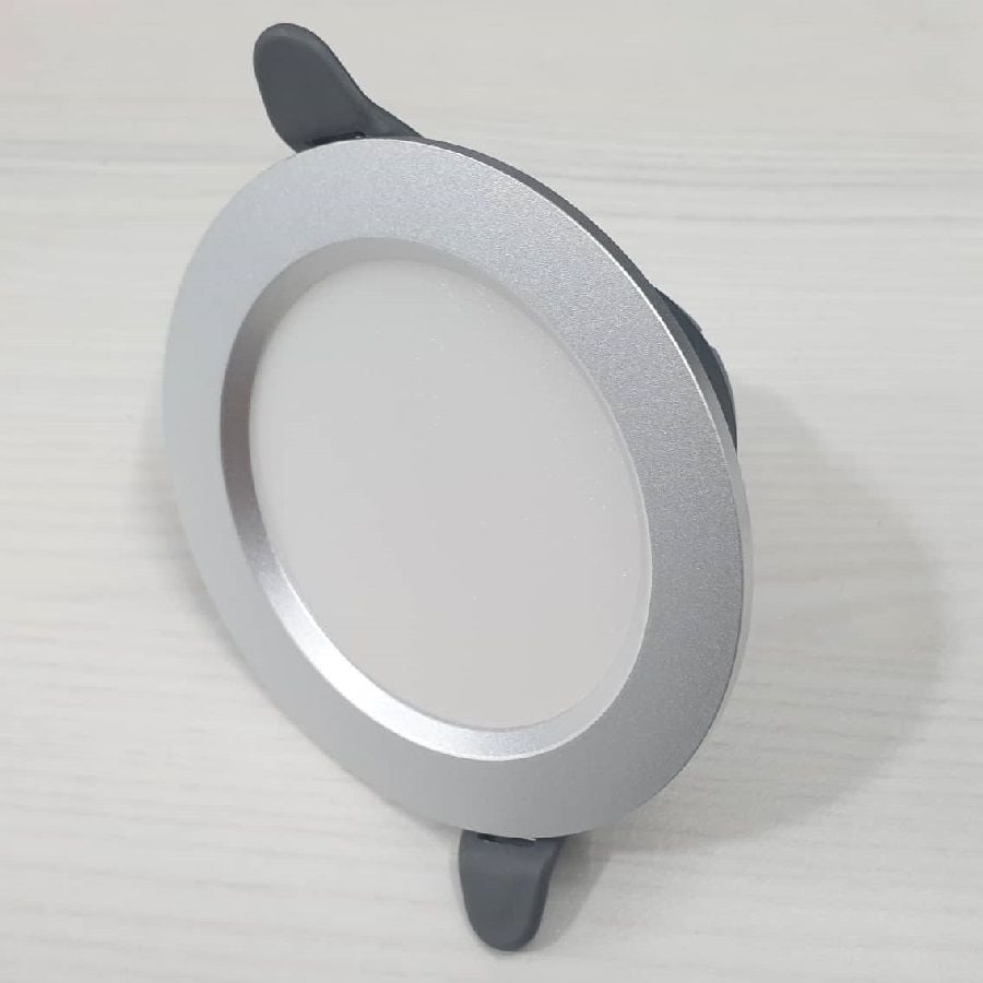 Đèn Led Âm Trần Đổi Màu Ánh Sáng Khi Bật Tắt