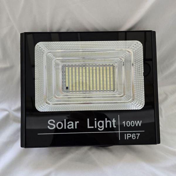 Đèn Led Năng Lượng Mặt Trời 100w