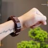 Vòng Tay Gỗ Bách Xanh Bản Vuông
