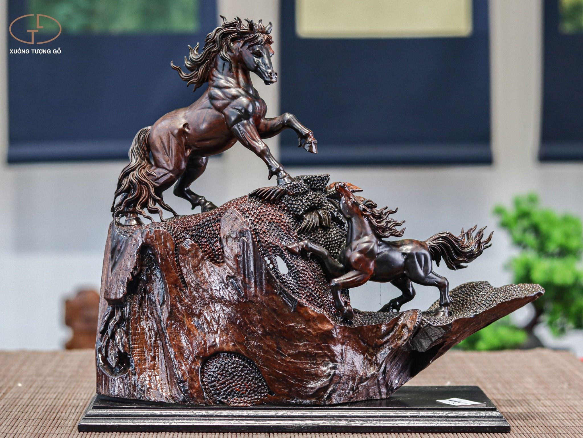 Song mã gỗ trắc