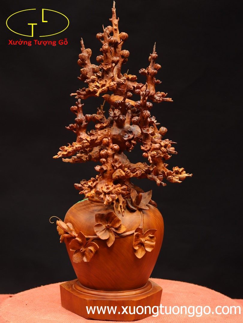 Bình hoa gỗ hương.