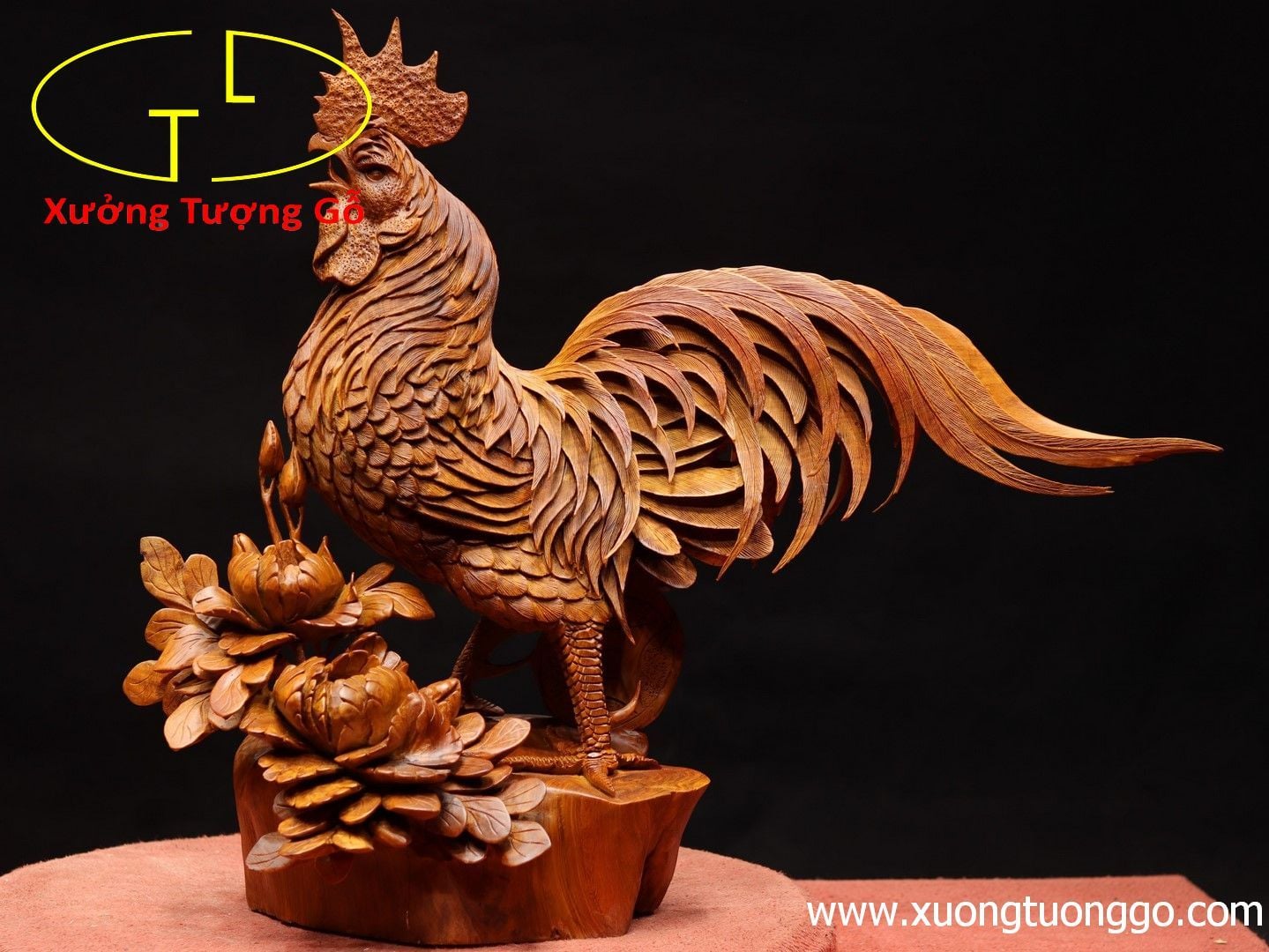 Gà trống hoa phù dung gỗ hương