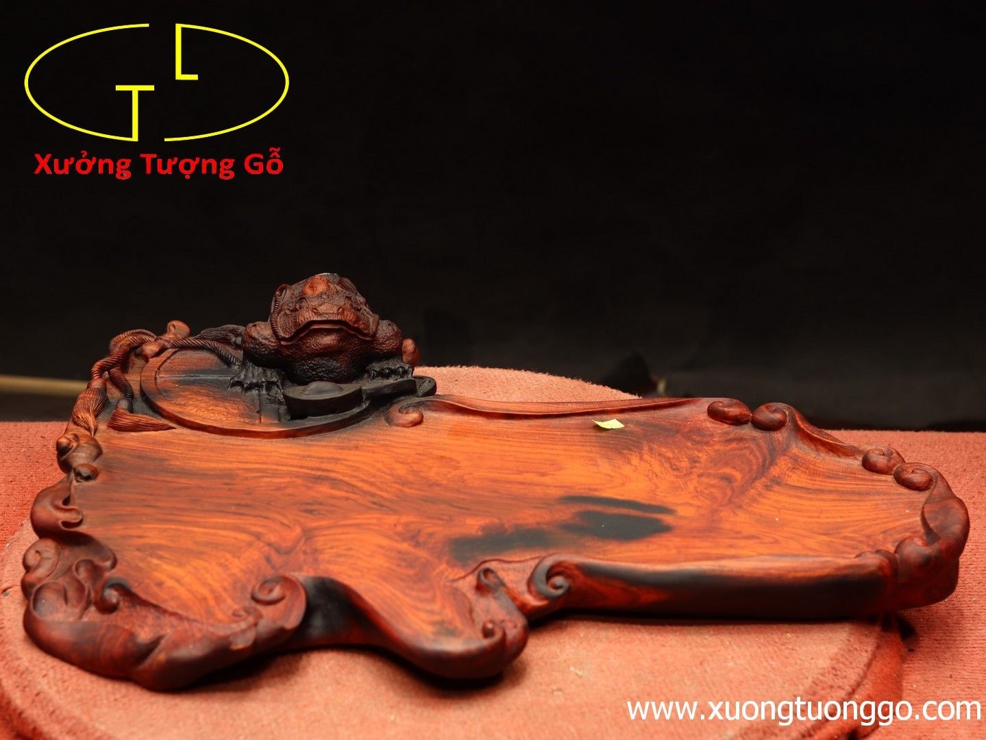 Khay trà thiềm thừ gỗ trắc.