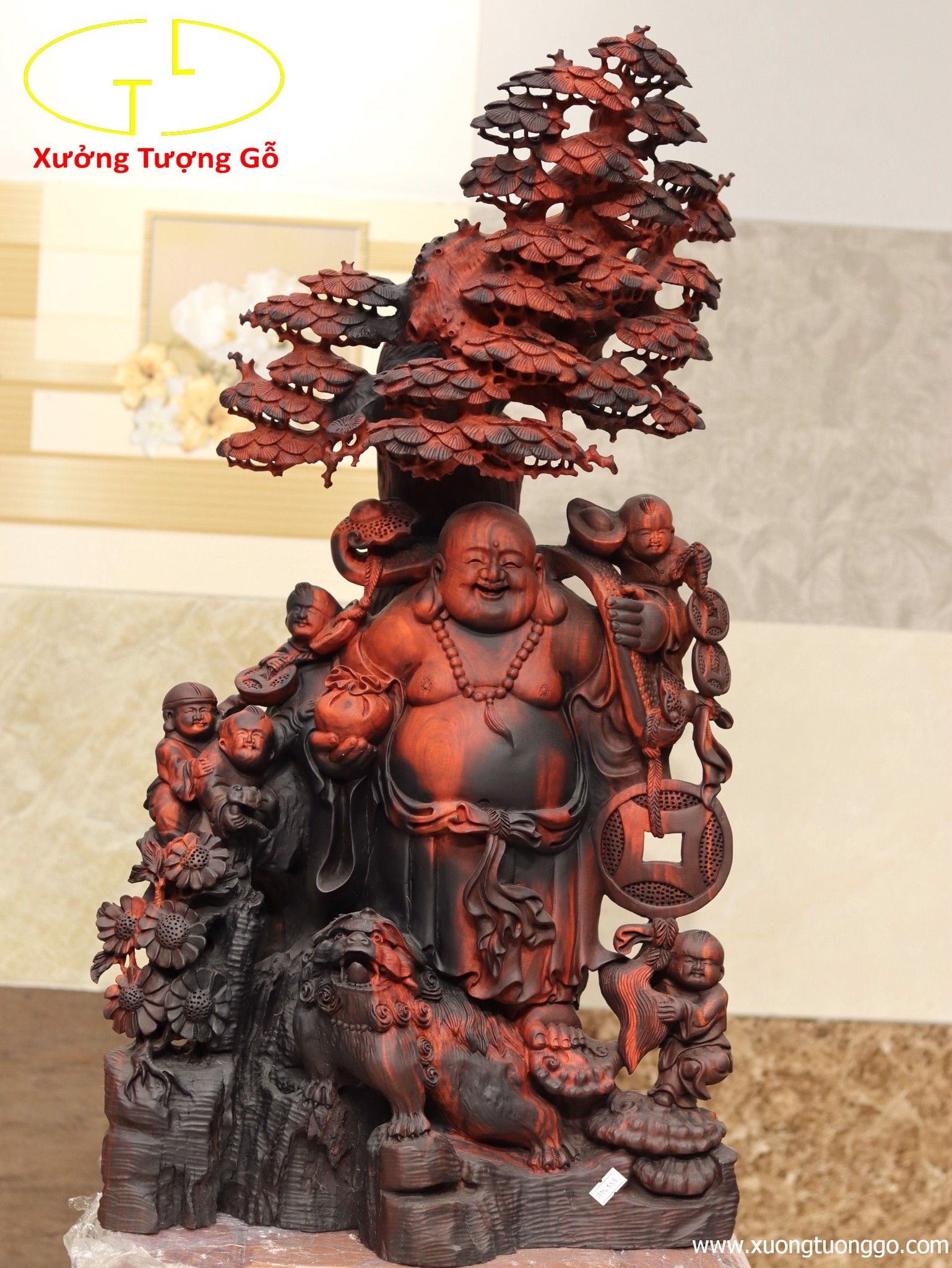 Di Lặc ngũ tiểu đứng cây tùng gỗ trắc