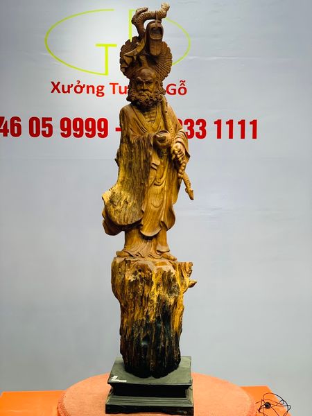 Đạt ma đứng gỗ hương.