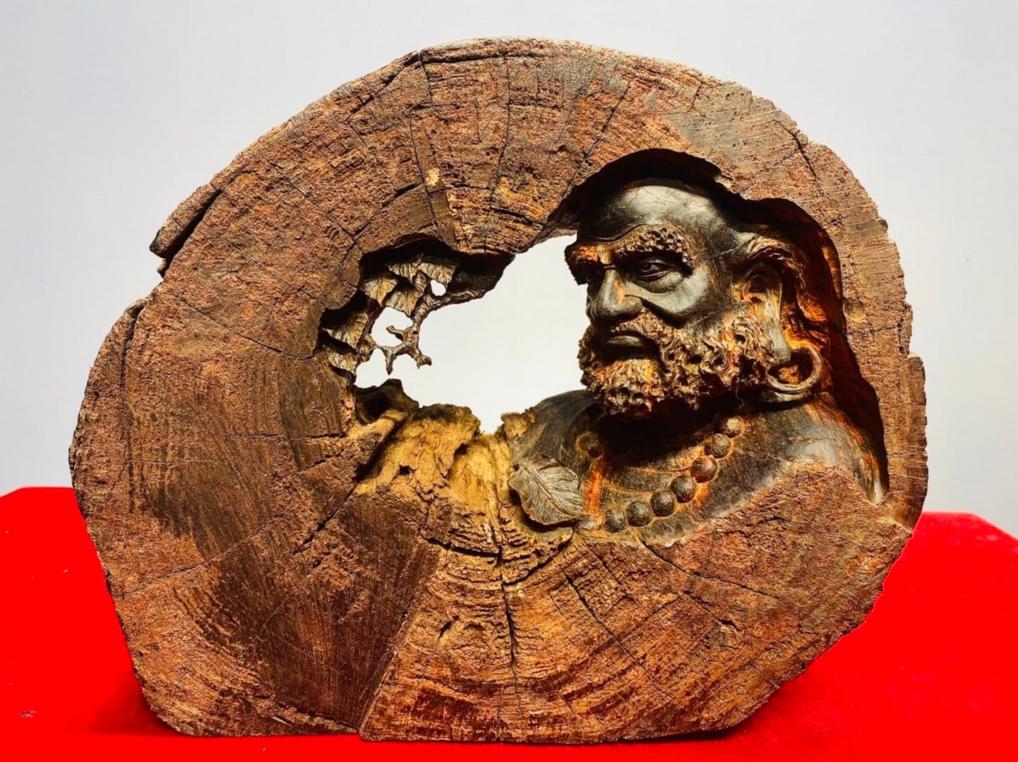 Diện Đạt Ma Gỗ Trắc