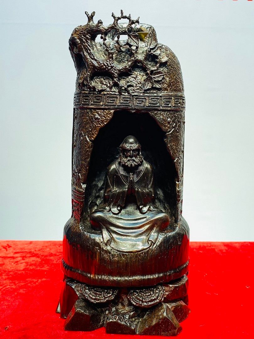 Đạt Ma Thiền Trong Chuông Gỗ Trắc